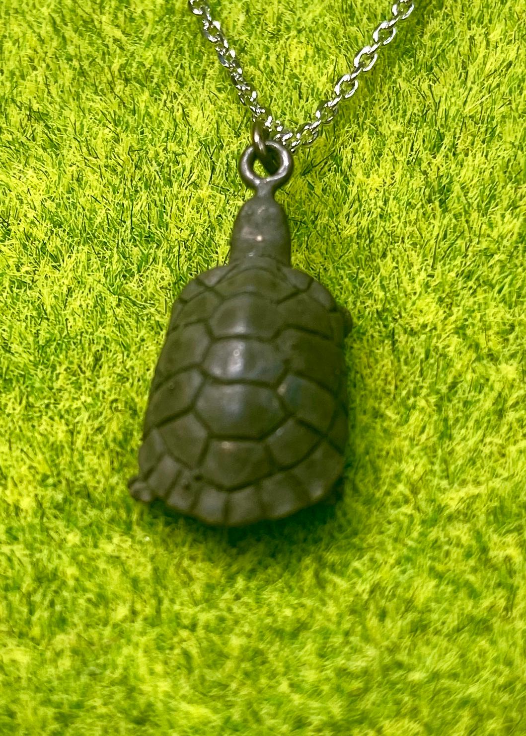 亀さんペンダントネックレス　イシガメ仕様